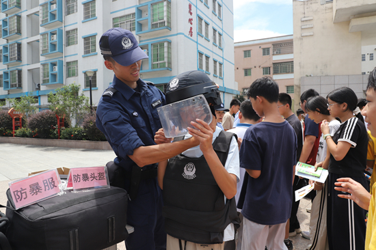 特警 (2).JPG